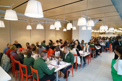 &quot;Noi insieme: Natale 2019&quot;, la solidarietà a Intesa Sanpaolo coinvolge 300 ospiti