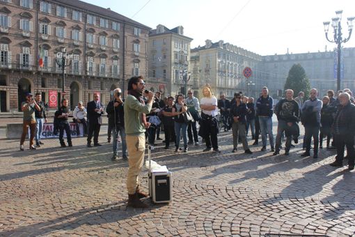 I No Green Pass sotto la Prefettura di Torino: "Ora ci paghino le ore perse" I No Green Pass sotto la Prefettura di Torino: "Ora ci paghino le ore perse"