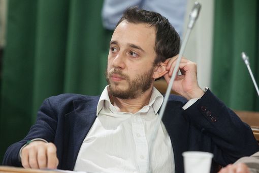 "Il Pd vuole restare unito oppure no?" "Il Pd vuole restare unito oppure no?"