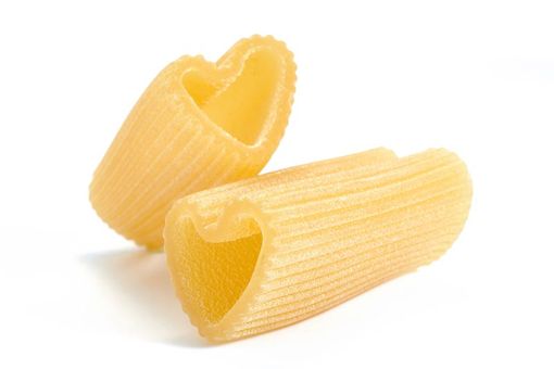 San Valentino a tavola: idee per una cena romantica e sostenibile San Valentino a tavola: idee per una cena romantica e sostenibile