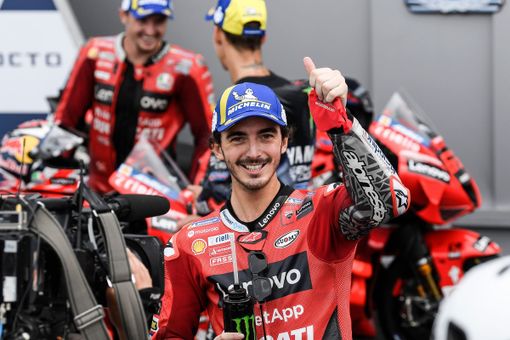 francesco pecco bagnaia e festa tifosi