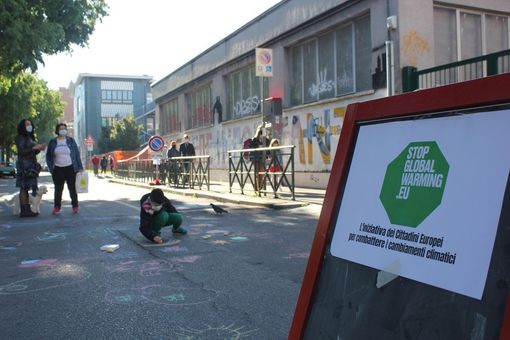 Con l'inizio delle lezioni la via davanti alla scuola d'Assisi diventa pedonale