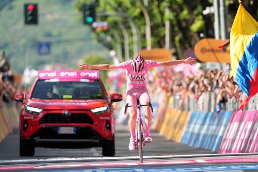 L'ultimo vincitore del Giro, lo sloveno Tadej Pogacar, in maglia rosa L'ultimo vincitore del Giro, lo sloveno Tadej Pogacar, in maglia rosa