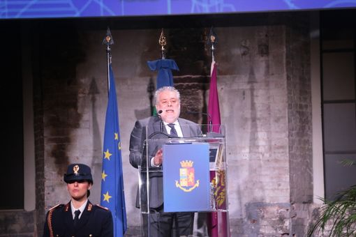 Polizia, in 40 giorni arrestate 241 persone e sequestrati 15 kg di droga Polizia, in 40 giorni arrestate 241 persone e sequestrati 15 kg di droga