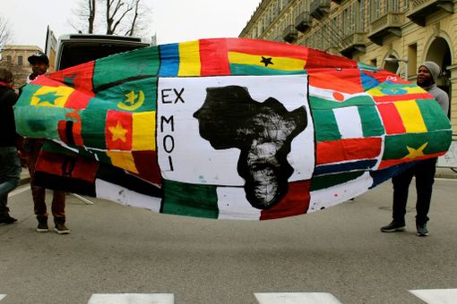 Ex Moi, domani ricorrono i 5 anni di occupazione: la festa dentro, le polemiche fuori