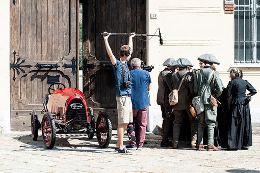 Condove, il docufilm “Noi siamo i figli della Monce” proiettato all’interno dello stabilimento di cui racconta la storia Condove, il docufilm “Noi siamo i figli della Monce” proiettato all’interno dello stabilimento di cui racconta la storia
