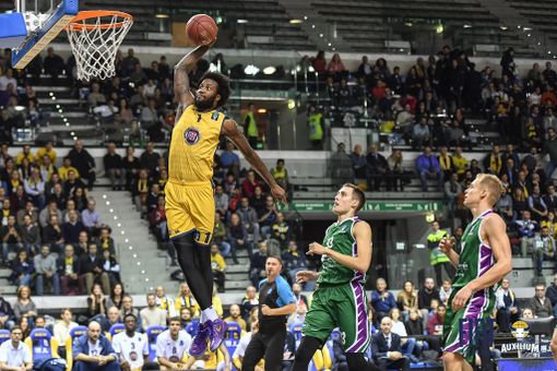 Il Malaga vince 105 a 104 il testa-a-testa con la Fiat Torino, alla quinta sconfitta consecutiva in Eurocup