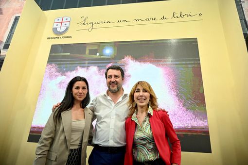 Il ministro Matteo Salvini allo stand della Regione Liguria presente al Salone