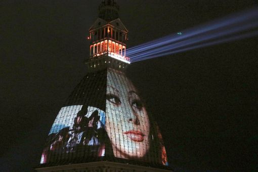 San Giovanni: oltre 300 mila spettatori nella piazza virtuale di Torino, Genova e Firenze San Giovanni: oltre 300 mila spettatori nella piazza virtuale di Torino, Genova e Firenze