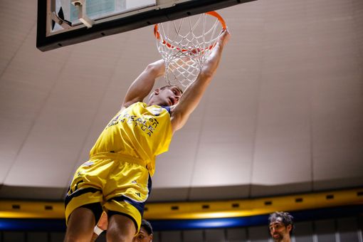 schiacciata di basket