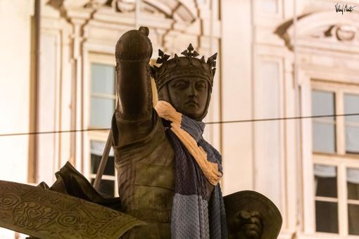 sciarpa attorno al Caval 'd Brons