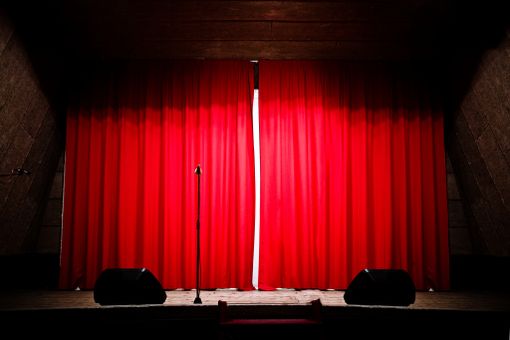 La denuncia di Daniele Valle (Pd): &quot;Tagliato un milione e mezzo a teatro e spettacolo dal vivo&quot;