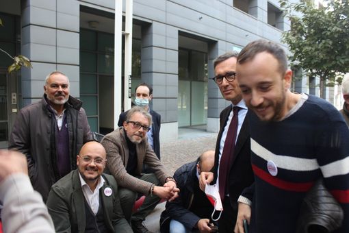 sostenitori lo russo in attesa