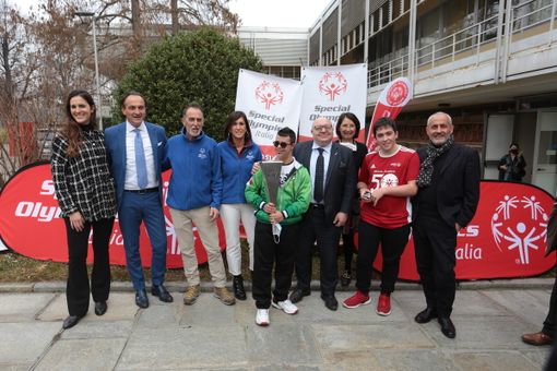 La torcia di Special Olympics è pronta a partire e arriverà in Piemonte a maggio: "Un forte messaggio di pace" [FOTO E VIDEO]