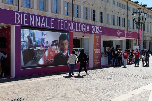 team studenteschi in piazza san Carlo team studenteschi in piazza san Carlo