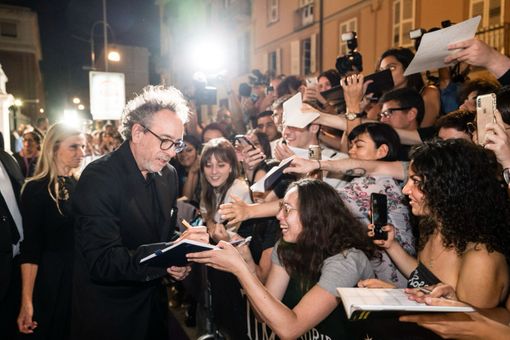 Dalla cena con vista panoramica sulla città, alla suite di lusso: il soggiorno a cinque stelle di Tim Burton a Torino