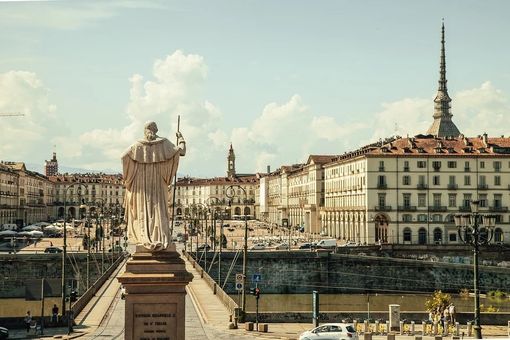 Pasqua, Confesercenti: “Torino invasa dai turisti, anche stranieri. Alberghi occupati al 90%" Pasqua, Confesercenti: “Torino invasa dai turisti, anche stranieri. Alberghi occupati al 90%"