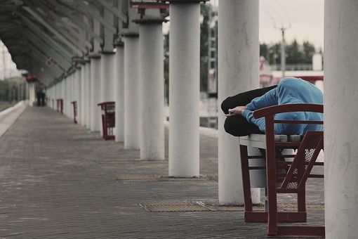 Perseguitava i familiari per avere denaro, arrestato tossicodipendente