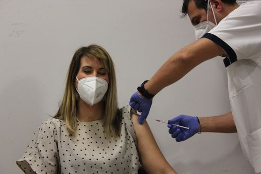 donna vaccinata donna vaccinata