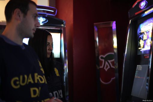 Il "piatto tipico" era il gioco d'azzardo fuori legge: la Gdf scopre che invece dei fornelli c'erano le slot