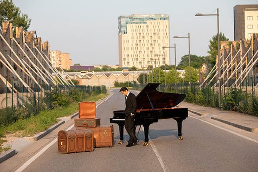 Il grande pianista Alexander Romanovsky tra i 28 concerti gratuiti di Musica d'Estate a Bardonecchia
