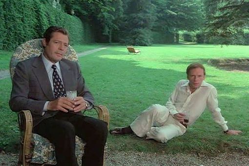 Mastroianni e Trintignant in una scena de La donna della domenica