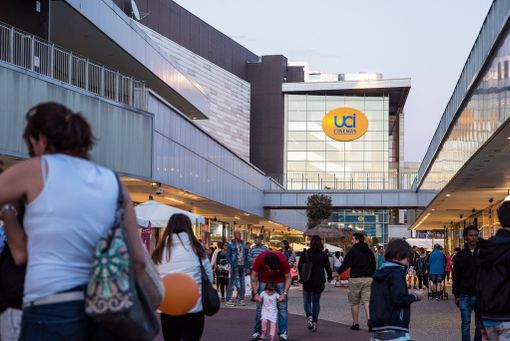 "Vedo tutto nero": sedicenne allude al suicidio, ma poi va al 45° Nord di Moncalieri