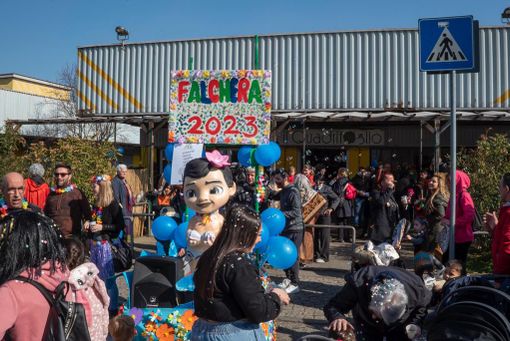 Sfilata e festeggiamenti al Carnevale Falcherese 2025 Sfilata e festeggiamenti al Carnevale Falcherese 2025