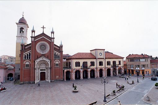 Orbassano, per l'8 marzo un flash mob a difesa dei diritti della donna: è #iorispetto Orbassano, per l'8 marzo un flash mob a difesa dei diritti della donna: è #iorispetto