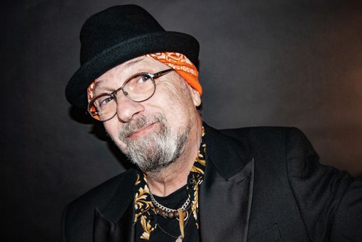 Inaugura, domani sera, la XXI stagione del FolkClub con il Sergio Caputo Trio