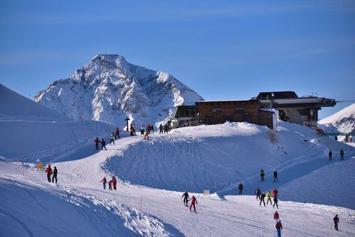 Vialattea e Bardonecchia unite: nasce il più grande polo dello sci piemontese Vialattea e Bardonecchia unite: nasce il più grande polo dello sci piemontese