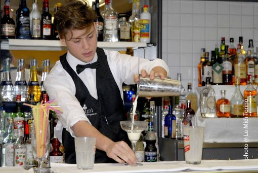 Collaboratore di sala e bar, corso gratuito all'EnAIP di Settimo Collaboratore di sala e bar, corso gratuito all'EnAIP di Settimo