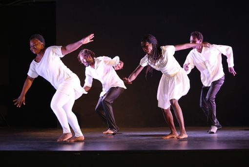 Il tema delle migrazioni sbarca a teatro con 4 giorni di spettacoli, incontri e momenti conviviali (VIDEO) Il tema delle migrazioni sbarca a teatro con 4 giorni di spettacoli, incontri e momenti conviviali (VIDEO)