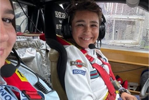 Barbara Riolfo alla guida della sua Lancia 037 in un'immagine tratta dal suo profilo Facebook Barbara Riolfo alla guida della sua Lancia 037 in un'immagine tratta dal suo profilo Facebook