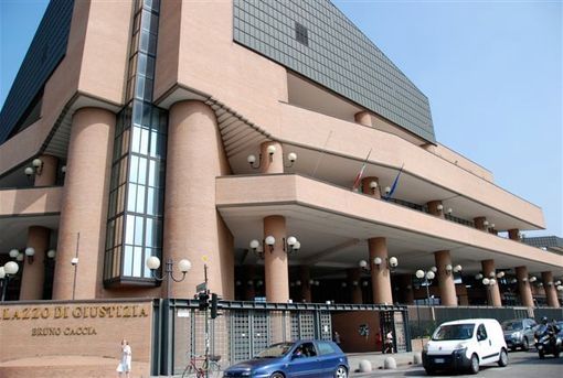 Ndrangheta, procura sospende le tasse all'imprenditore che la denunciò Ndrangheta, procura sospende le tasse all'imprenditore che la denunciò