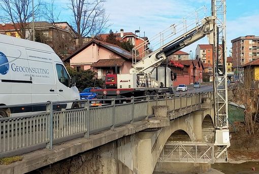 Verifiche al ponte sul Sangone di Beinasco per valutarne la stabilità Verifiche al ponte sul Sangone di Beinasco per valutarne la stabilità