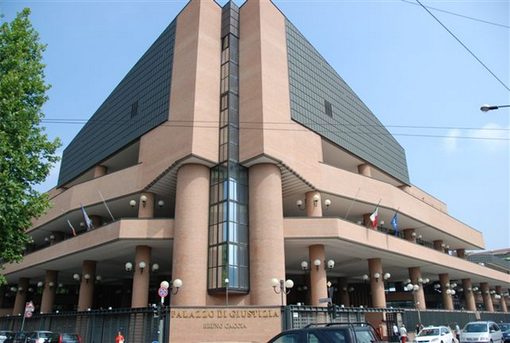 Migranti, giudice torinese sospende in extremis rimpatrio &quot;sbagliato&quot;