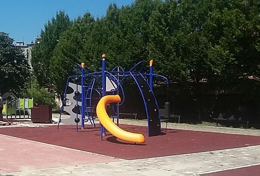 Il Comune di Torino spegne la sigaretta: aree gioco per bimbi vietate ai fumatori. Multe fino a 300 euro