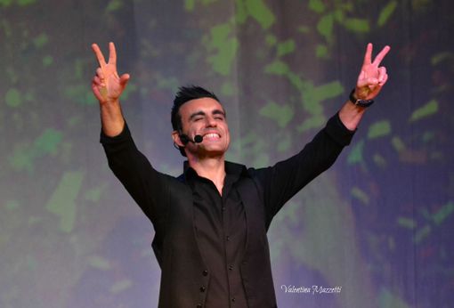 Lo show di Manuel Negro al Teatro Cardinal Massaia con "Ricordi a 33 giri" Lo show di Manuel Negro al Teatro Cardinal Massaia con "Ricordi a 33 giri"