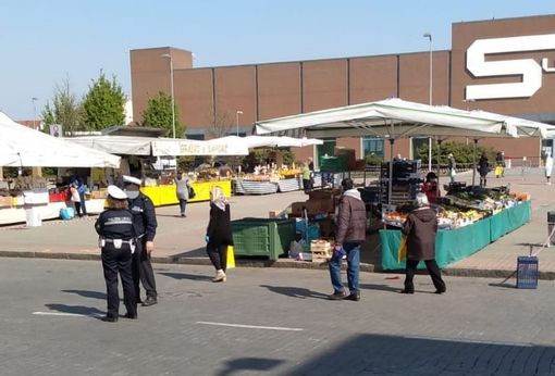 A Moncalieri tornano i mercati. Primo a ripartire quello di Borgo San Pietro A Moncalieri tornano i mercati. Primo a ripartire quello di Borgo San Pietro
