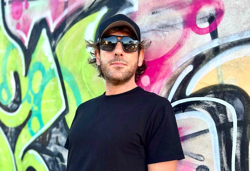 Il rapper torinese Cajo torna nella sua città e omaggia Dj Fabo: &quot;Fabiano è la vera motivazione alla base del disco&quot; [INTERVISTA]