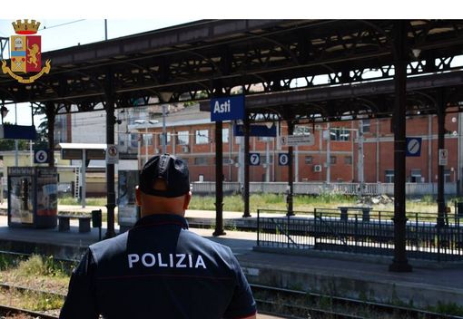 Il treno per Torino parte senza di lui: 13enne rimane solo sul binario