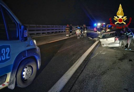 Il fumo alzato da due incendi dolosi provoca un incidente sulla Torino-Bardonecchia Il fumo alzato da due incendi dolosi provoca un incidente sulla Torino-Bardonecchia