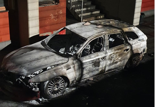 auto carbonizzata - foto d'archivio