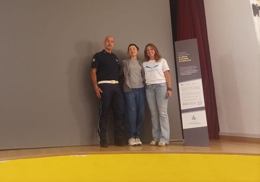 Da sinistra, Chiarbonello, Marcellino e Malan di fronte al nuovo schermo