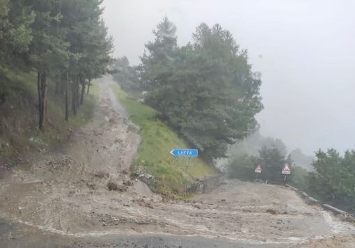 Strada per Latta allagata