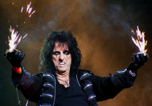 Il re dello shock rock atterra a Torino: stasera Alice Cooper al Pala Alpitour Il re dello shock rock atterra a Torino: stasera Alice Cooper al Pala Alpitour