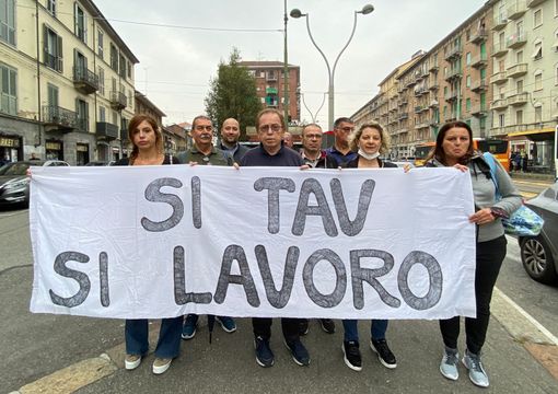 La passeggiata della sicurezza in corso Giulio Cesare di Giachino: "Intervenire sul declino di certi quartieri"