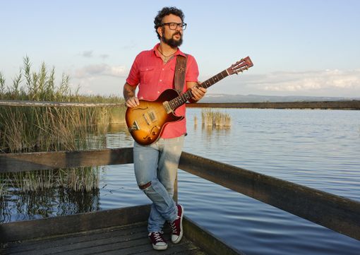 Francesco Piu torna al FolkClub: il concerto insieme a Silvio Centamore
