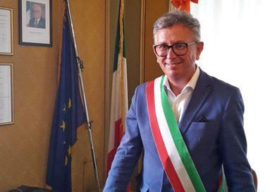 Il sindaco Claudio Castello Il sindaco Claudio Castello